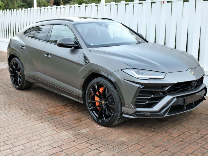 Lamborghini-Urus (1)