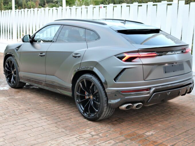 Lamborghini-Urus (2)